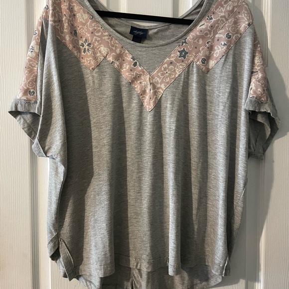 New without tags shirt from the Buckle - Picture 2 of 3